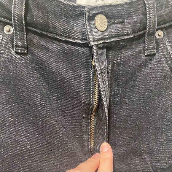 Abercrombie High Rise Mom Jean Distressed Raw Hem Jeans sz 26/2 SHORT - Picture 10 of 11